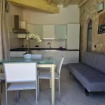 Casa Sinzias Con Piscina 9 Posti Letto Tatil Evi Castiadas