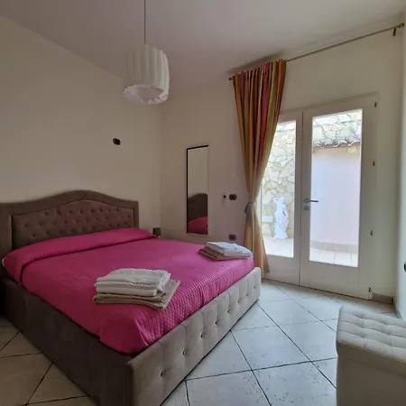 Casa de Férias Casa Sinzias Con Piscina 9 Posti Letto Castiadas