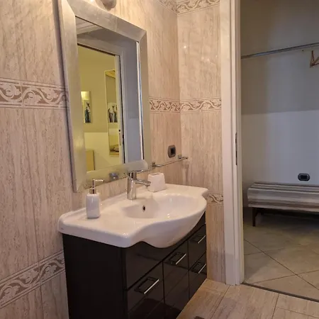 Casa de Férias Casa Sinzias Con Piscina 9 Posti Letto Castiadas