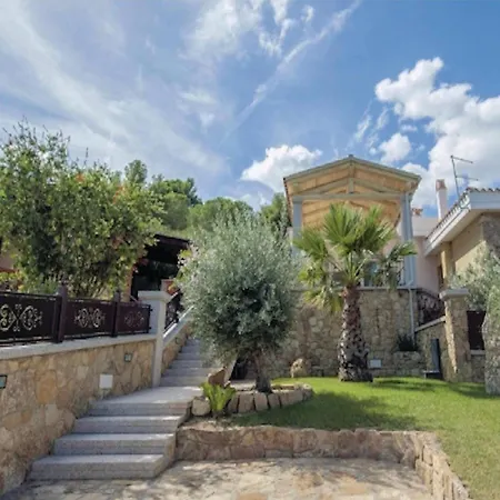 Casa de Férias Casa Sinzias Con Piscina 9 Posti Letto Castiadas