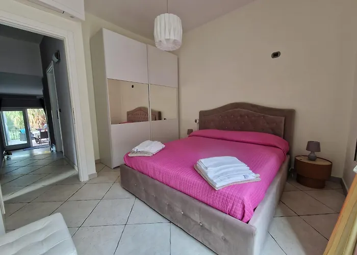 Casa Sinzias Con Piscina 9 Posti Letto Nyaraló Castiadas